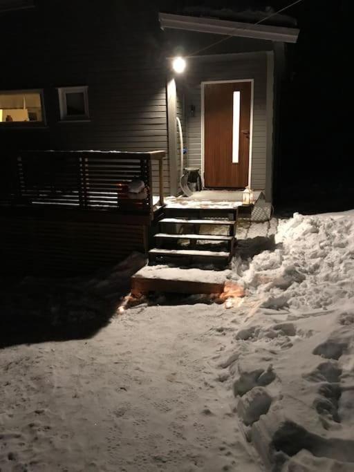 Trivelig Fritidshus Pa Arnes, Senja Straumstad Exterior photo